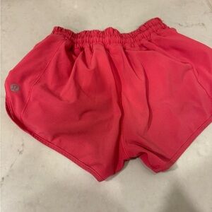 Size 0 Lululemon hotty hot 2.5 shorts